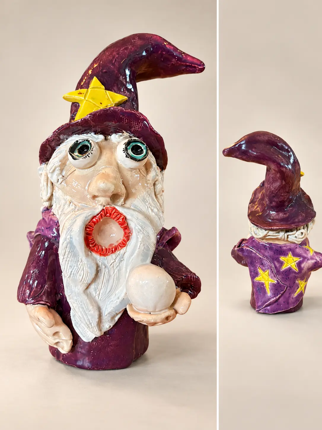 Sorcier en céramique au grand chapeau violet, tenant une boule claire.